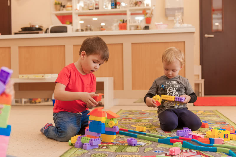 детский клуб с игрушками в отеле Bridge Resort в Сочи